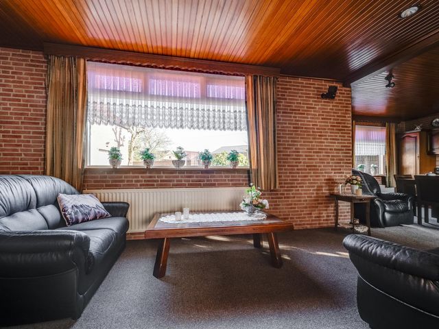 Elzenstraat 12, St. Willebrord