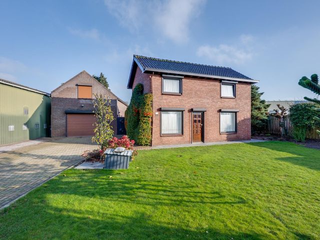 Elzenstraat 12, St. Willebrord