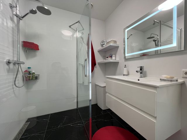 Laan op Zuid 736, Rotterdam