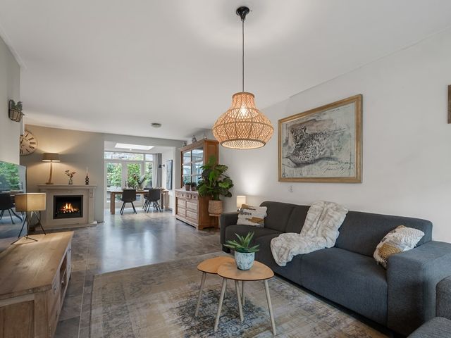 Agavestraat 11, Krommenie