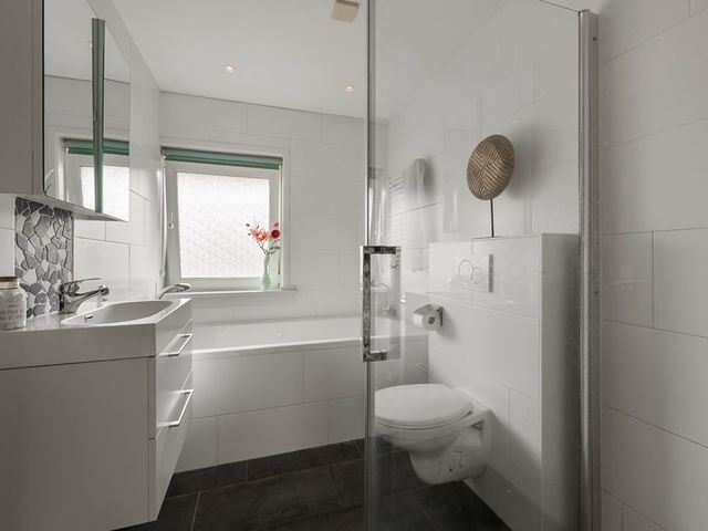 Agavestraat 11, Krommenie