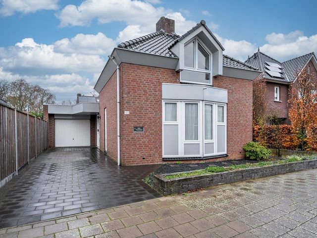 Maasstraat 100, Steyl