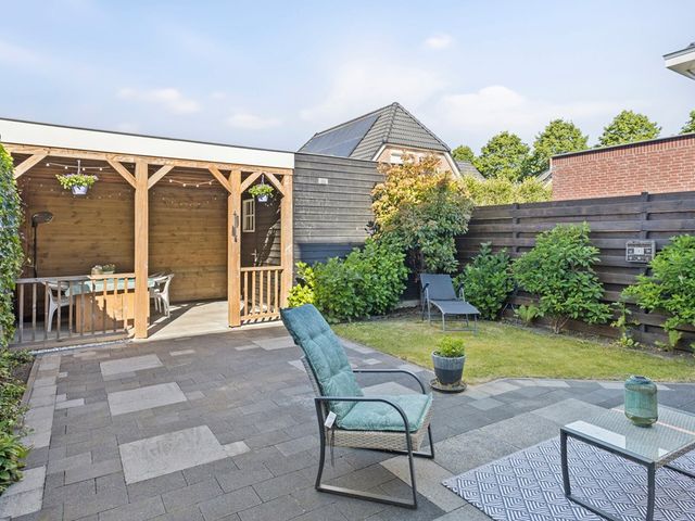 Herman de Ruijterstraat 12, Poederoijen