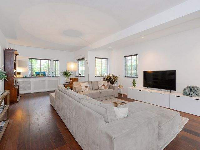 Zwanenlaan 12, 's-Gravenhage