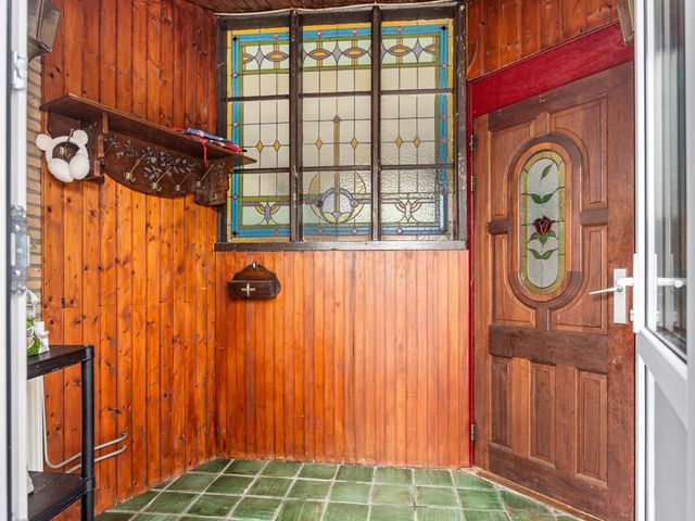 J.P. van der Bildtstraat 2, Vrouwenparochie