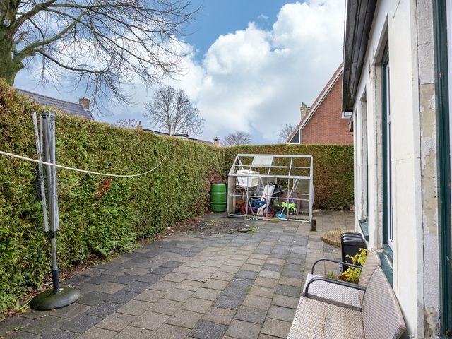 J.P. van der Bildtstraat 2, Vrouwenparochie