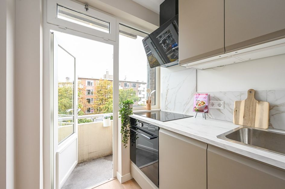 Admiraal de Ruyterweg 37D