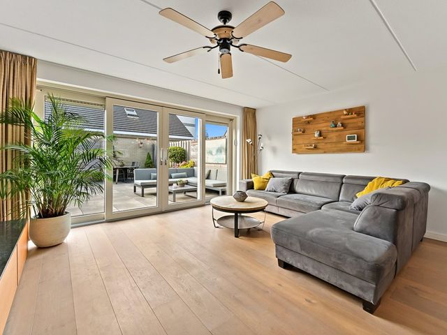 Hondsdraf 21, Maasland