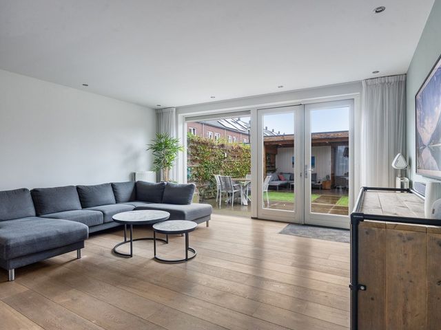 Vuursteen 6, Beverwijk