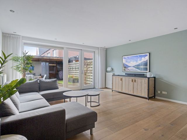 Vuursteen 6, Beverwijk