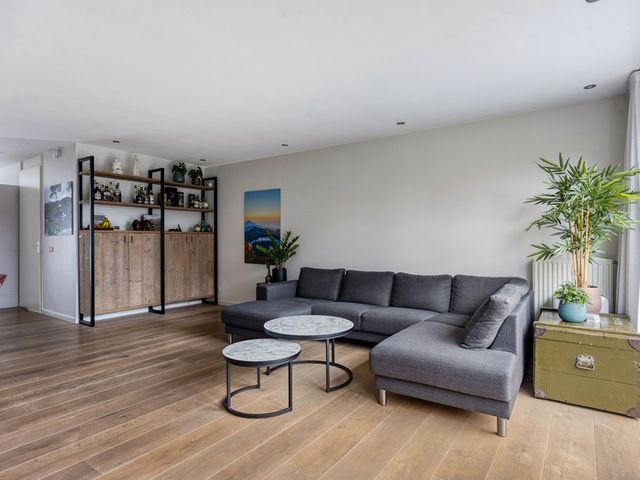 Vuursteen 6, Beverwijk