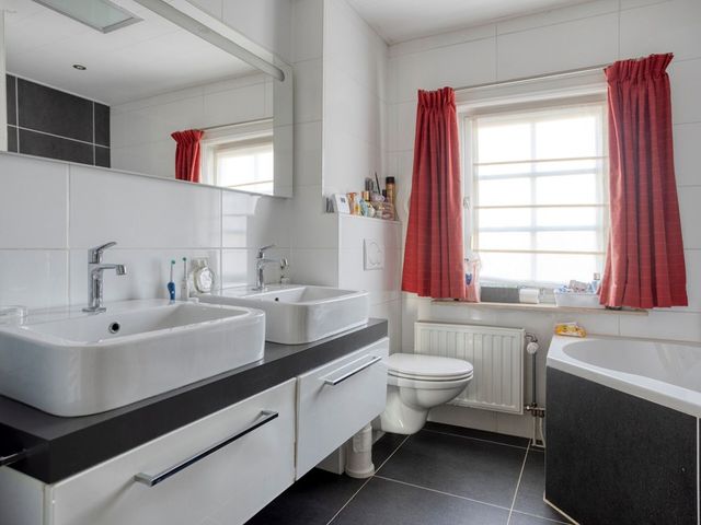 Nobelstraat 7, Nieuw Namen