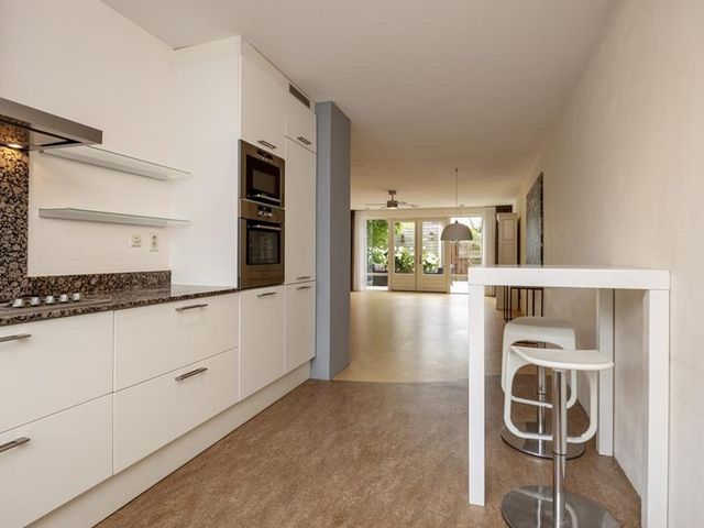 Salamander 75, Amstelveen