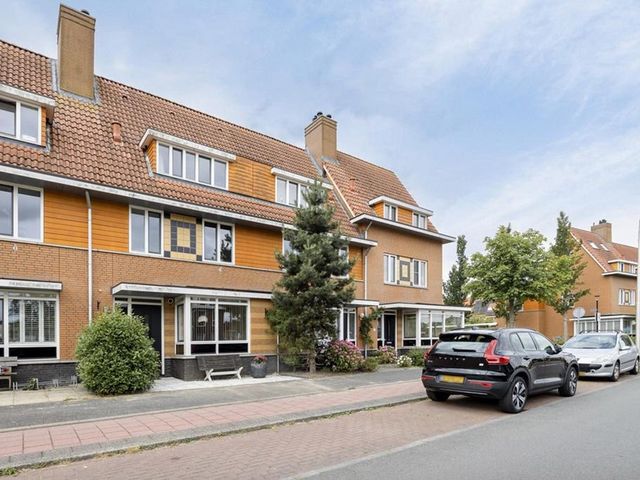 Salamander 75, Amstelveen