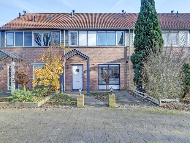 Pauwoog 93, Zeewolde