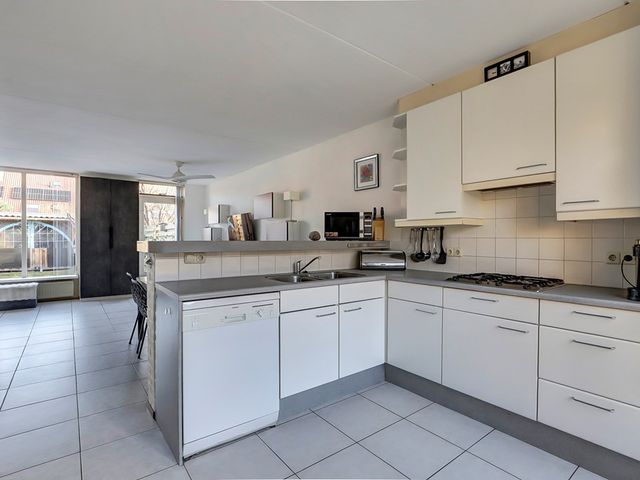 Pauwoog 93, Zeewolde