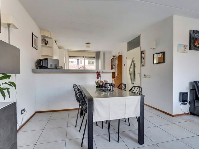 Pauwoog 93, Zeewolde