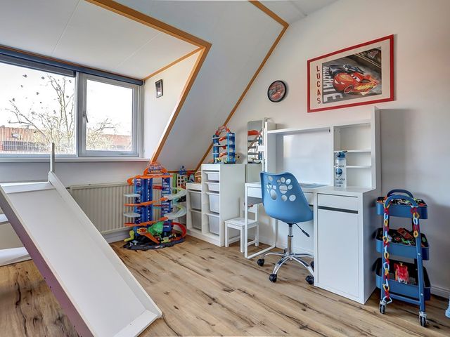 Pauwoog 93, Zeewolde