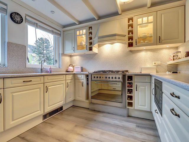 Allebéstraat 1, Ede