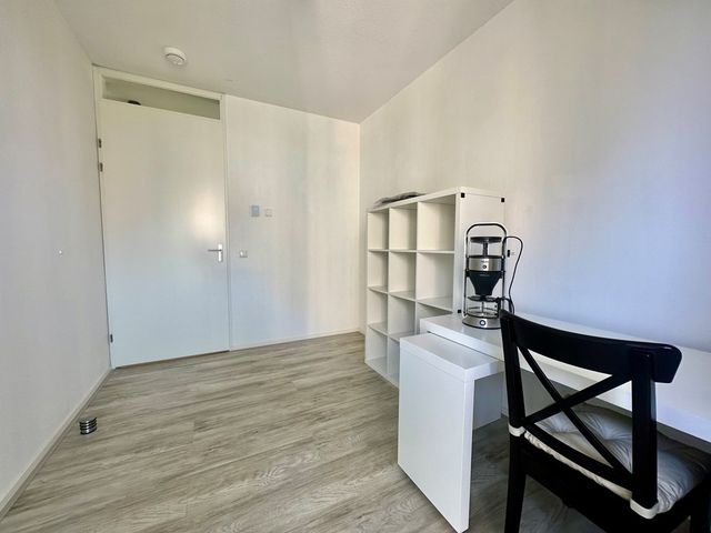 Escamplaan 870K, Den Haag