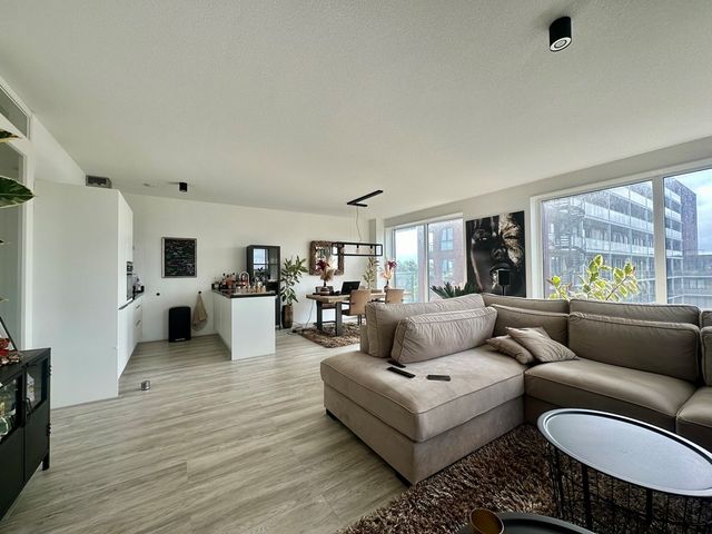 Escamplaan 870K, Den Haag