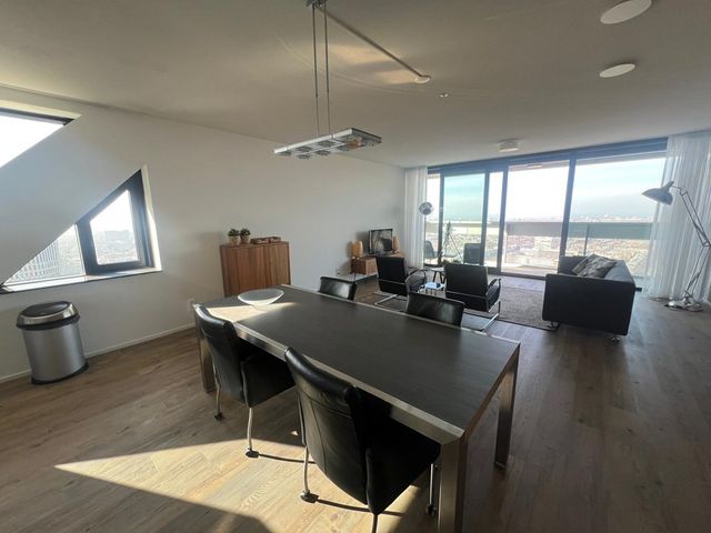 Anna Van Buerenplein 272, Den Haag