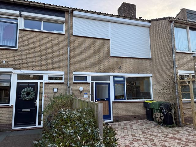 Roerdompstraat 18, Strijen