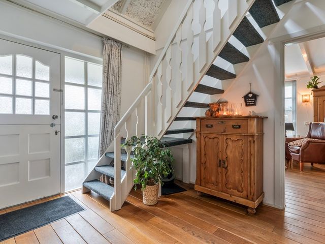 Parallelweg 78, De Krim