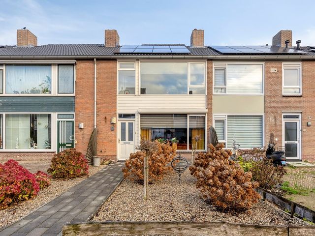 Vlietstraat 21, Schelluinen