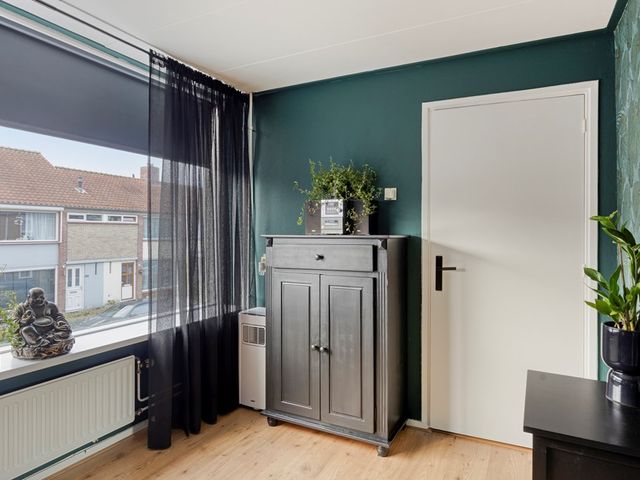 Vlietstraat 21, Schelluinen