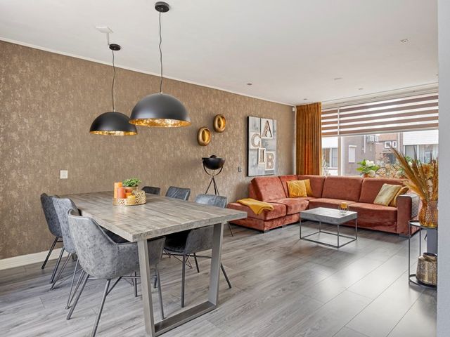 Vlietstraat 21, Schelluinen