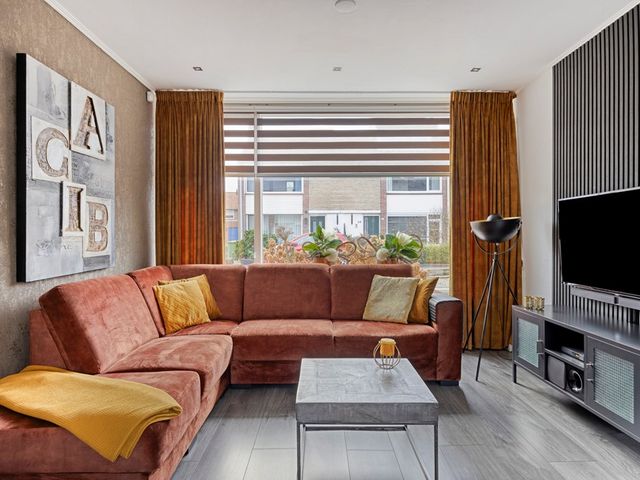 Vlietstraat 21, Schelluinen