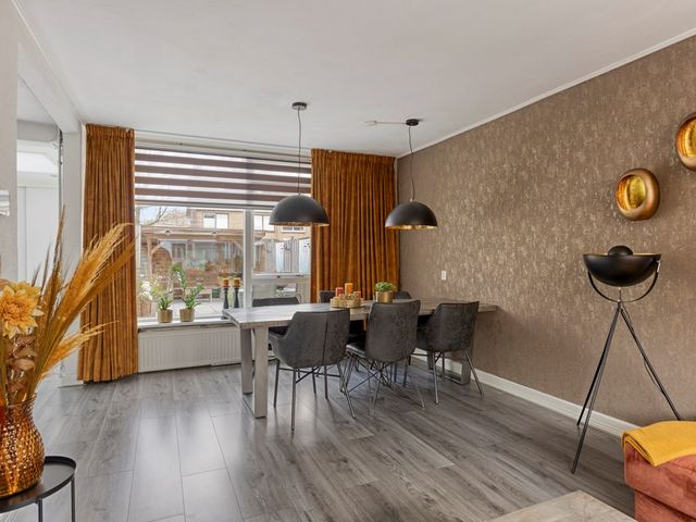 Vlietstraat 21, Schelluinen