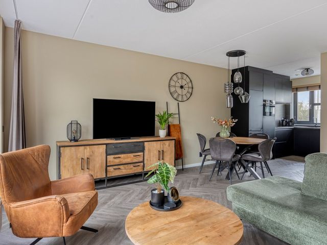 Magnolia 13, Brandwijk