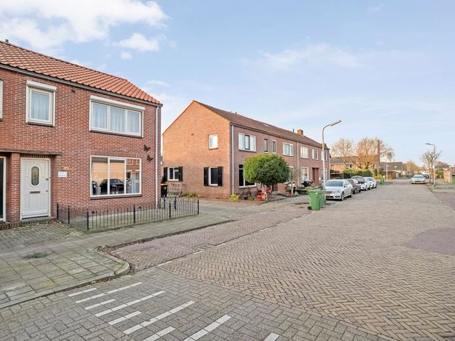 Wethouder Robaardstraat 22, Hoogeveen