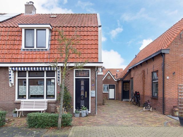 Koningin Emmastraat 17, Bunschoten-Spakenburg