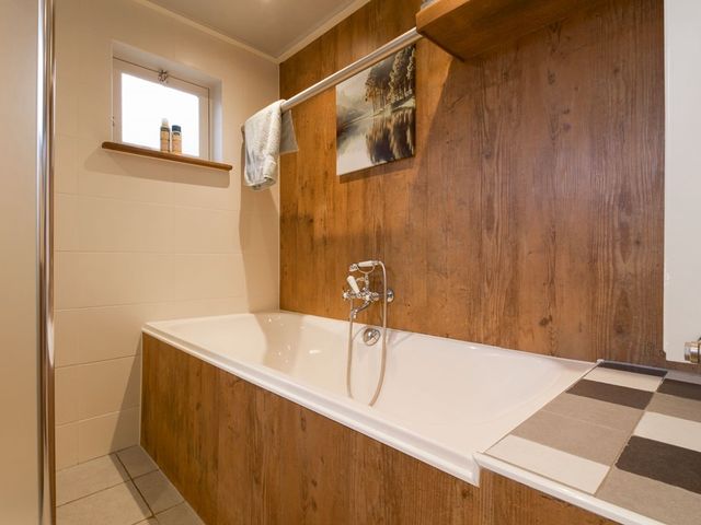 Koningin Emmastraat 17, Bunschoten-Spakenburg