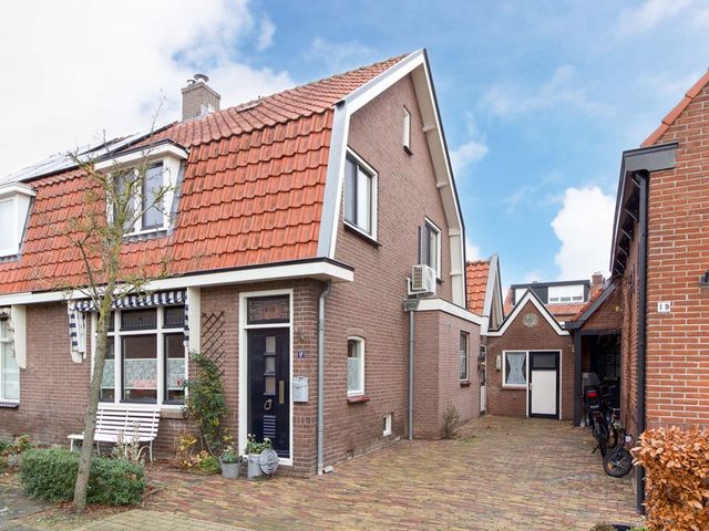 Koningin Emmastraat 17, Bunschoten-Spakenburg