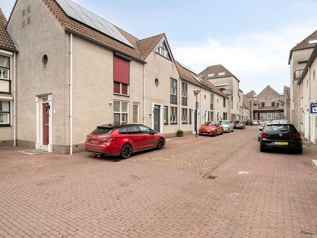 Bergse Poort 10, Geertruidenberg