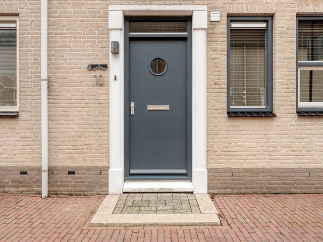 Bergse Poort 10, Geertruidenberg