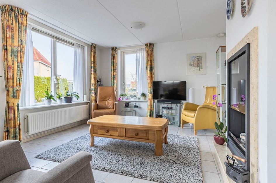 Domela Nieuwenhuisstraat 45