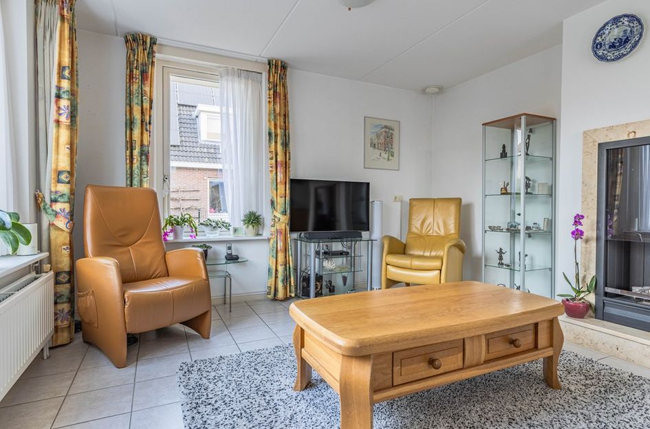 Domela Nieuwenhuisstraat 45