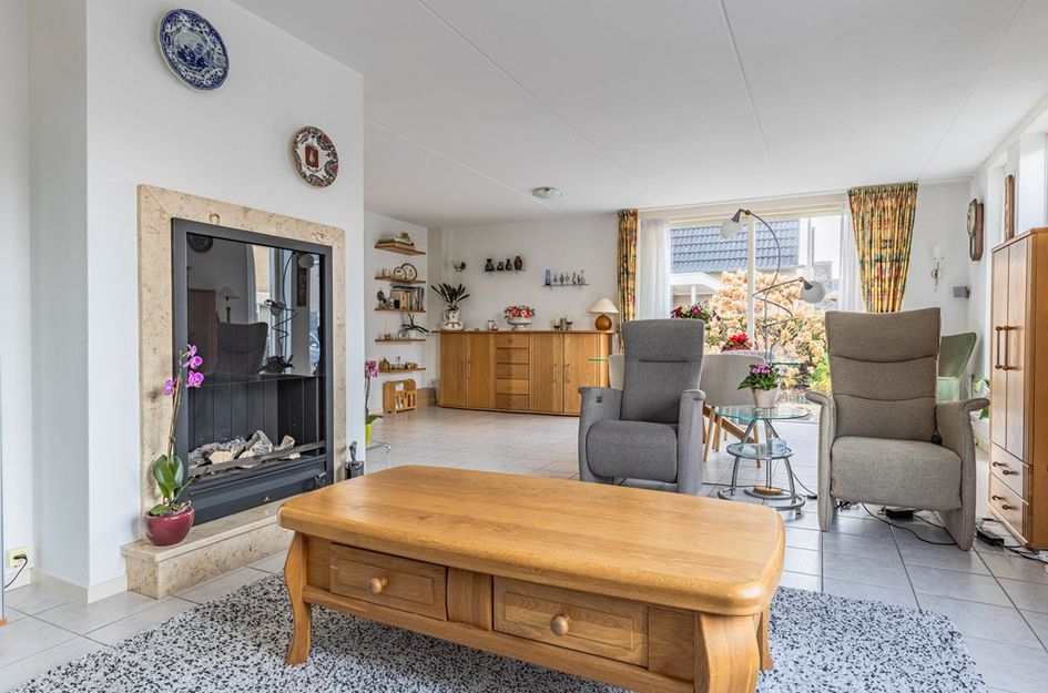 Domela Nieuwenhuisstraat 45