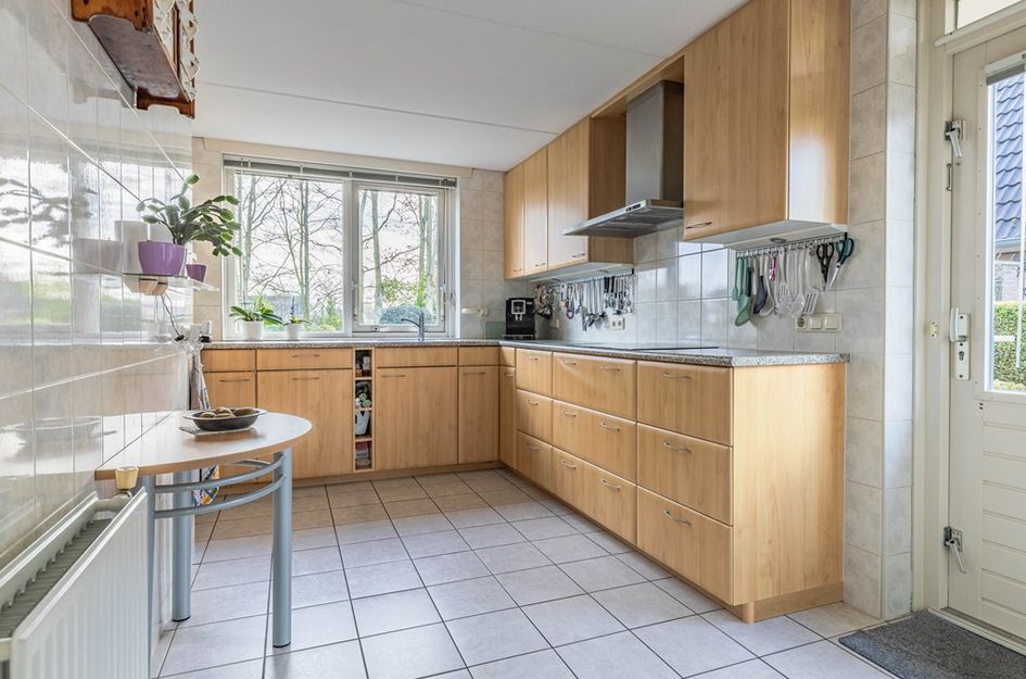 Domela Nieuwenhuisstraat 45