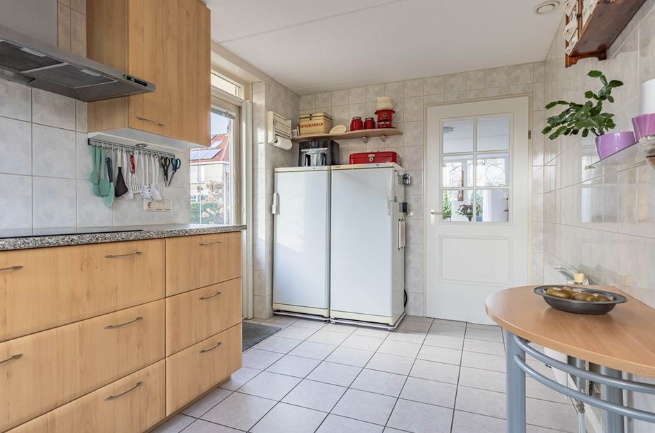 Domela Nieuwenhuisstraat 45