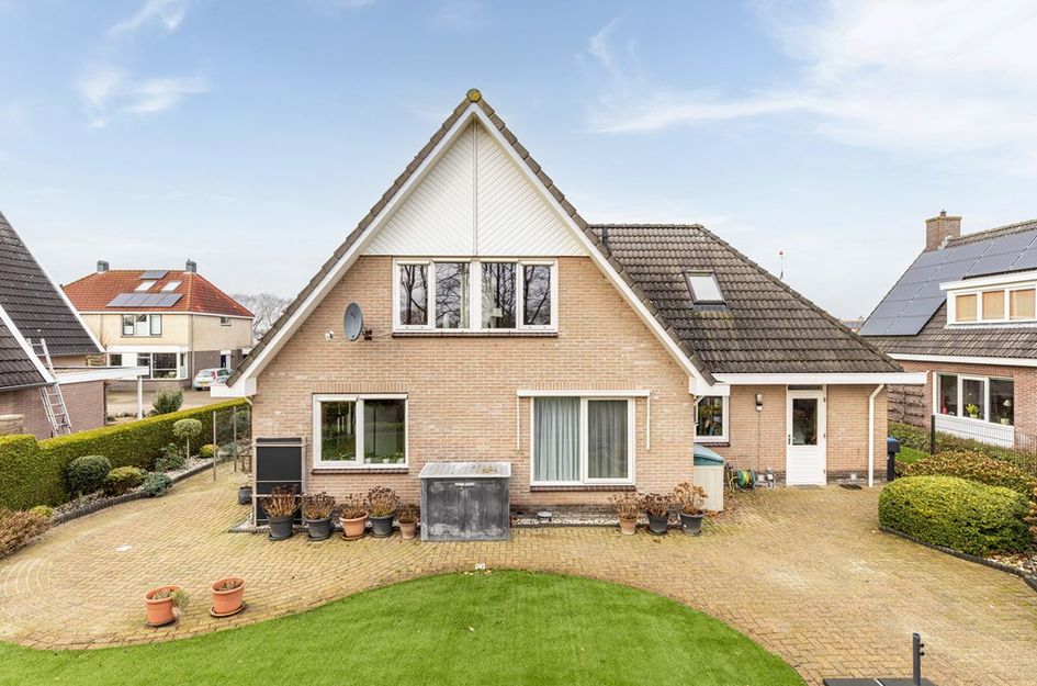 Domela Nieuwenhuisstraat 45