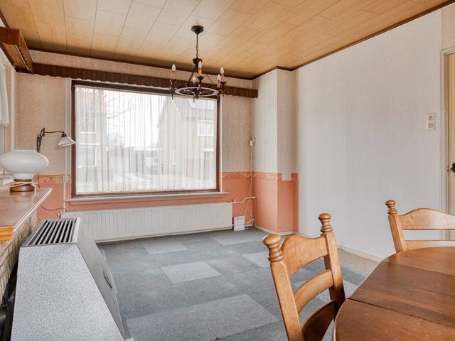 Burg. IJsebaertstraat 3, Sint Jansteen