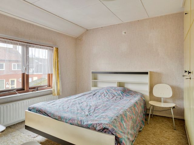 Burg. IJsebaertstraat 3, Sint Jansteen