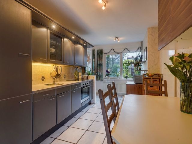 Brilduikerhof 8, Delft