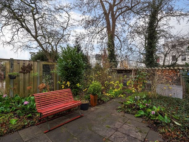 Brilduikerhof 8, Delft